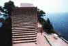 Architettura Mediterranea: Villa Malaparte a Punta Masullo nei pressi dei Faraglioni di Capri, Campania, Italia: La scalinata che porta sul tetto terrazza; Architetto: Adalberto LIBERA; fotografia: Francesco Saverio ALESSIO copyright and all rights reserved 1985 ©