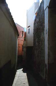 Architettura mediterranea tradizionale a Capri; fotografia: Francesco Saverio ALESSIO &copy; copyright 1985