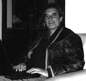 Francesco Saverio Alessio al lavoro in casa a San Giovanni in Fiore, ottobre 2007 - Fotografia: Salvatore Mirarchi