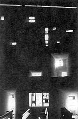 Un mondo inconscio, carico di segni e simbologie ancestrali, si manifesta in un grande interno denso di penombre e di luci indescrivibili. B.Messina, Le Corbusier, Eros e Logos, Clean, Napoli, 1987