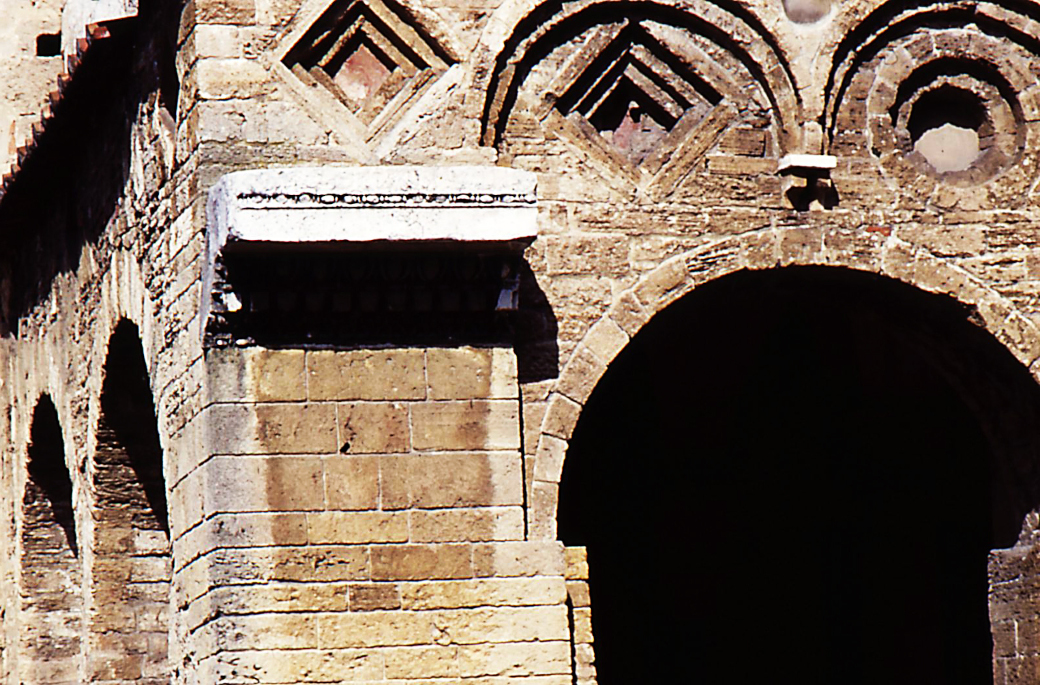 Abbazia di San Zeno Pisa Duomo Architettura di spolio florense