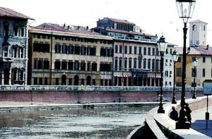 Pisa, Toscana, Italia - Arno -  fotografia: di Francesco Saverio ALESSIO, &copy; copyright 1994