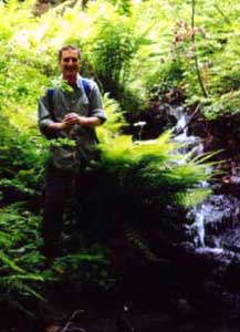 Francesco Saverio ALESSIO alle sorgenti di "Re di Sole": SILA, Calabria, Italia; Fotografia: Giuseppe DE MARCO - copyright &copy; 2002 