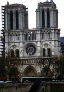 Architecture Méditerranéenne ou de la Méditerranée: Notre Dame de Paris, Notre Dame conçue par Maurice de Sullly a été construite entre les XIIe et XIVe siècles; photographie: Francesco Saverio ALESSIO, © copyright 2002