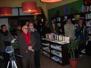 Una veduta del pubblico alla presentazione del libro a Mirto Crosia - 9 dicembre 2007, Libreria Alvaro - fotografia: Carmine Talerico -  copyright 2007