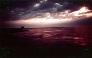 Navigazioni Mediterranee: Centro del Mediterraneo: Isole Eolie, Sicilia, Italia: Strombolicchio all'alba; Eolie Islands;  Fotografia: Francesco Saverio ALESSIO, 1984 copyright