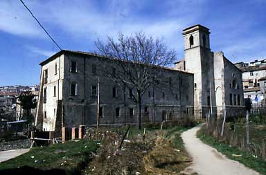 Centro del Mediterraneo: San Giovanni in Fiore, Calabria, Italia: Abbazia Florense - Panoramica est con gli orti - Fotografia: Francesco Saverio ALESSIO copyright © 1987/2005