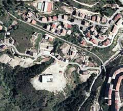 San Giovanni in Fiore: fotografia aerea dello scempio ambientale alla periferia Ovest: lo sbancamento di una intera collina per fare posto ad un edificio scolastico