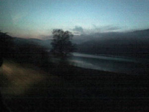 Il lago Ampollino al crepuscolo; fotografia di Francesco Saverio Alessio, 2008 copyleft